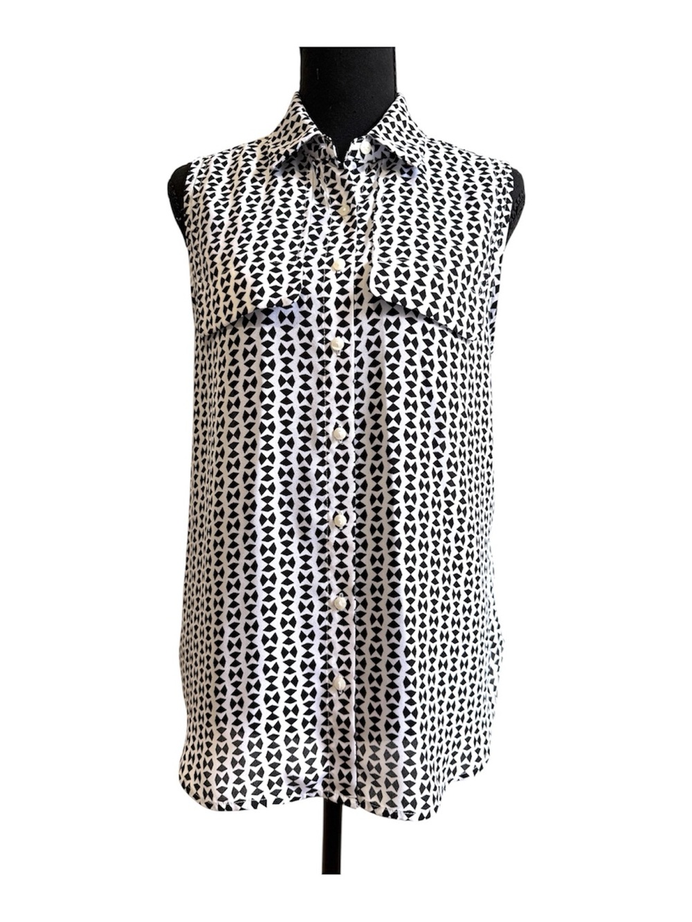 Worthington Black and White Sleeveless Button-Front Blouse